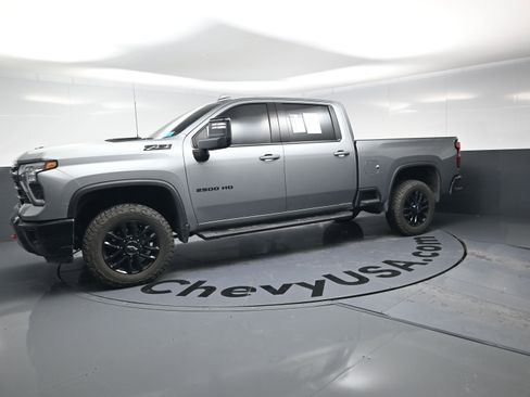 Used 2025 Chevrolet Silverado 2500 LTZ w/ LTZ Plus Package image 19