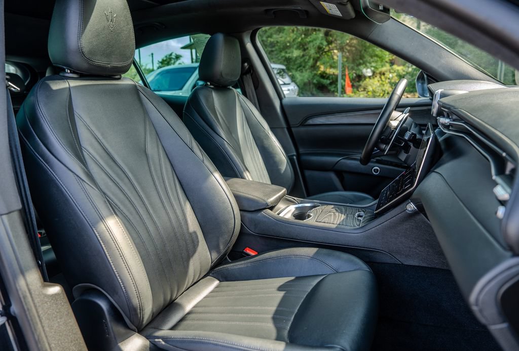 Used 2023 Maserati Grecale Modena AWD/4WD image 21