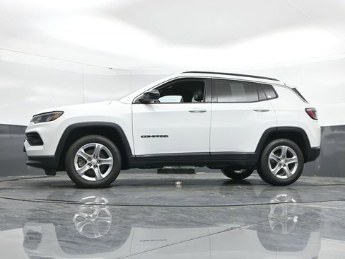 Used 2023 Jeep Compass Latitude image 46