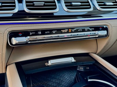 Used 2024 Mercedes-Benz GLS 450 4MATIC image 37