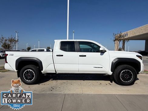Used 2024 Toyota Tacoma TRD Off-Road AWD/4WD image 21