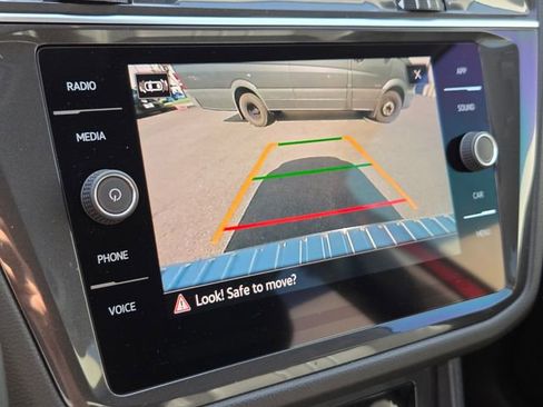 Certified 2023 Volkswagen Tiguan SE image 23