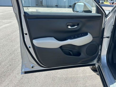 New 2027 Honda HR-V LX image 5