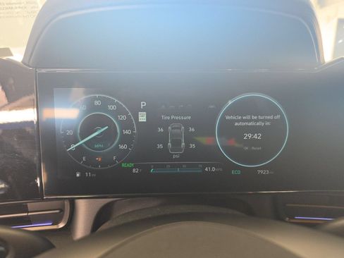 Used 2025 Hyundai Elantra SEL FWD image 4