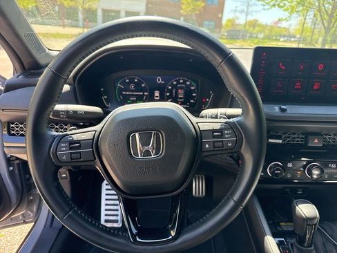 Used 2025 Honda Accord Sport image 10