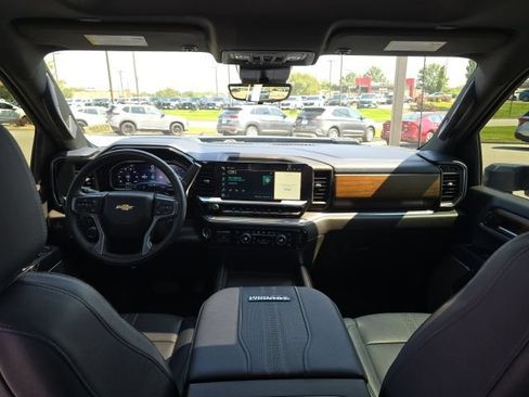 Used 2024 Chevrolet Silverado 2500 High Country w/ Technology Package AWD/4WD image 14