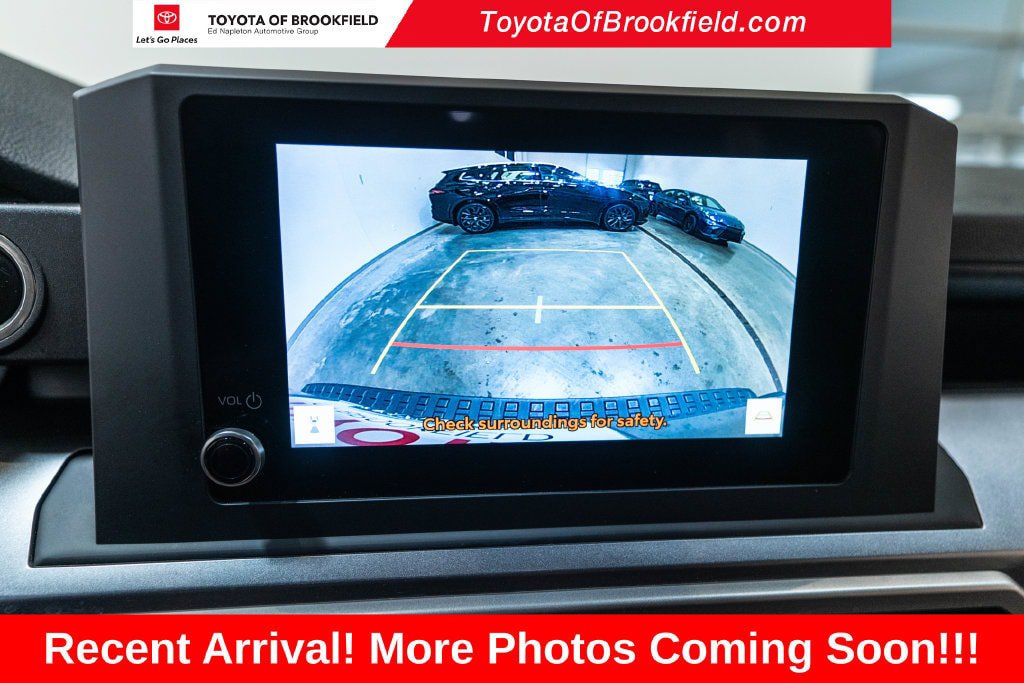 Used 2025 Toyota 4Runner SR5 AWD/4WD image 28
