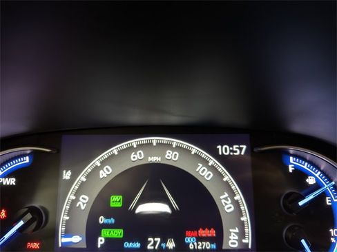 Used 2021 Toyota RAV4 SE image 11