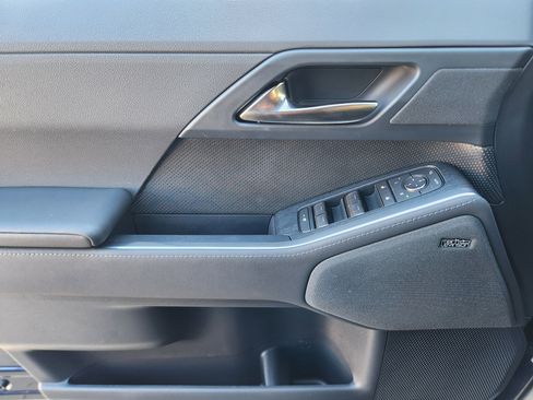 Used 2024 Lexus GX 550 w/ Accessory Package (2T) image 28