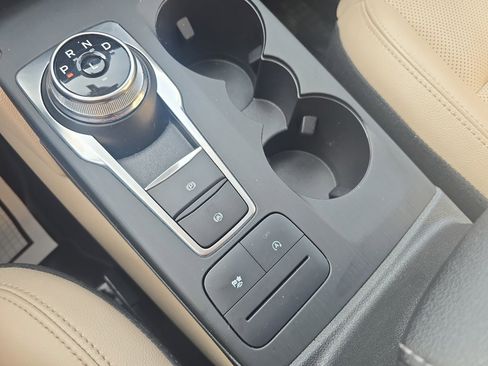 Used 2022 Ford Escape SEL image 21