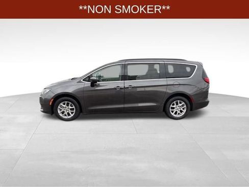 Used 2020 Chrysler Voyager Lxi image 4