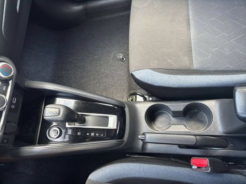 Used 2025 Nissan Versa SV FWD image 39
