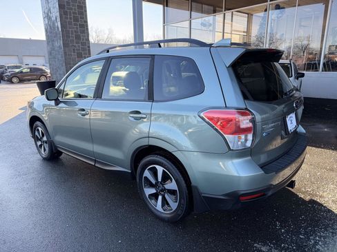 Used 2018 Subaru Forester 2.5i Premium w/ All-Weather Package image 3
