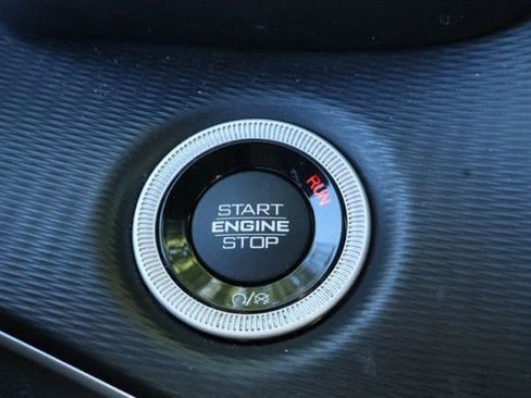 Used 2023 Jeep Grand Cherokee L Laredo image 9