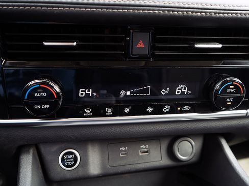 Used 2021 Nissan Rogue SV image 31