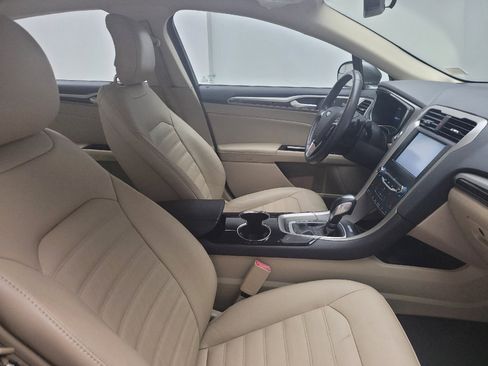 Used 2015 Ford Fusion SE w/ Equipment Group 202A FWD image 21