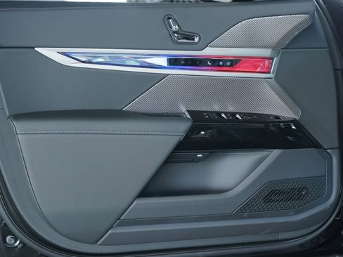 New 2026 BMW 740i w/ Premium Package image 10