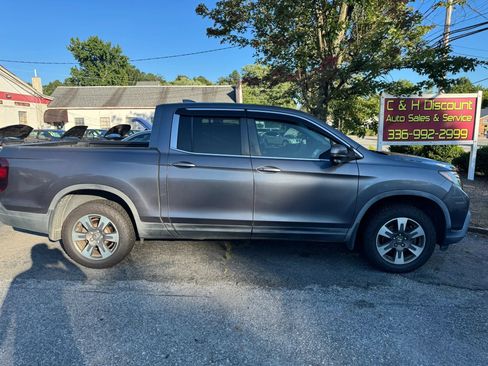 Used 2017 Honda Ridgeline RTL-T image 3