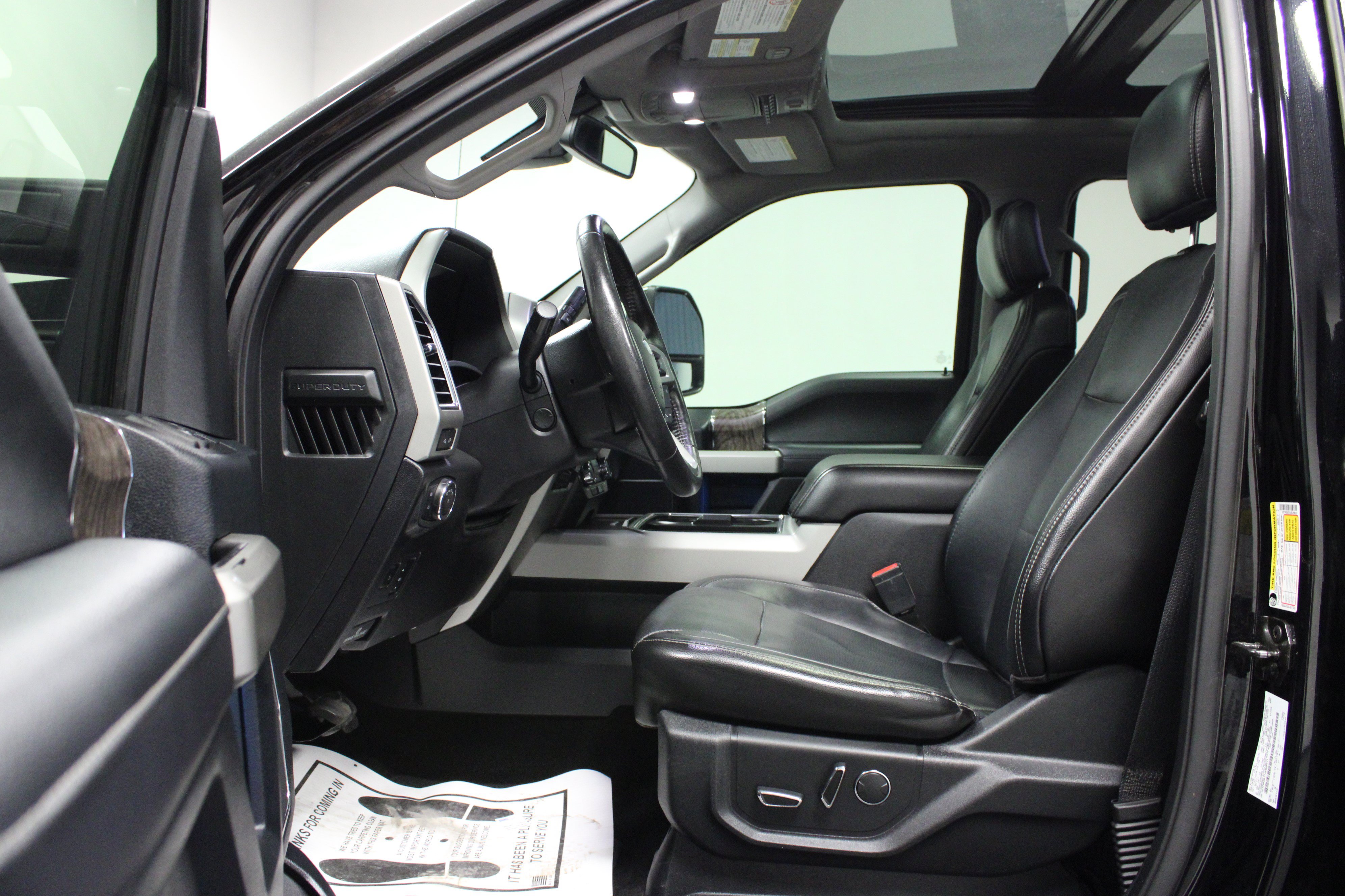 Used 2018 Ford F250 Lariat w/ Lariat Ultimate Package AWD/4WD image 12