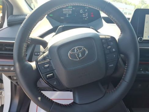 Used 2025 Toyota Prius Plug-In Hybrid FWD image 20