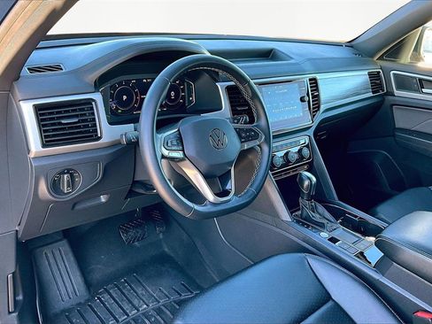Used 2023 Volkswagen Atlas Cross Sport SE w/ Panoramic Sunroof Package image 14