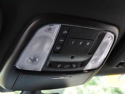 Used 2025 Dodge Durango R/T AWD/4WD image 27