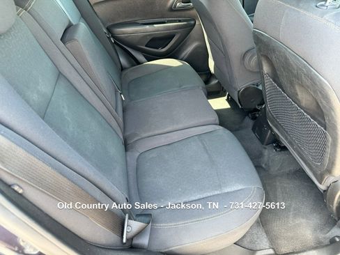 Used 2019 Chevrolet Trax LS image 12