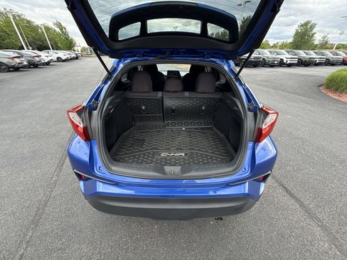 Used 2020 Toyota C-HR XLE FWD image 22