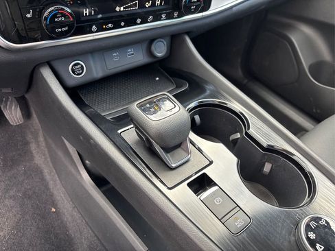 Used 2023 Nissan Rogue SV w/ SV Premium Package image 36