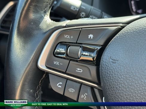 Used 2020 Honda Accord Touring image 11