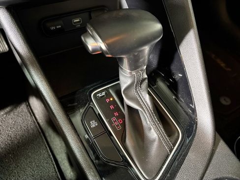 Used 2020 Kia Niro LXS FWD image 18