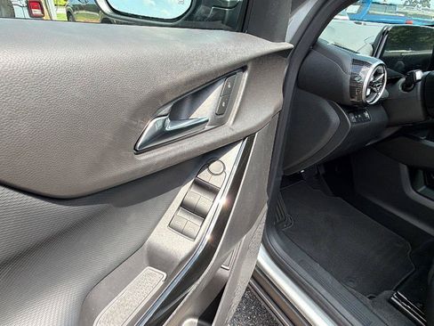 New 2027 Chevrolet Equinox LT w/ Convenience Package II FWD image 15