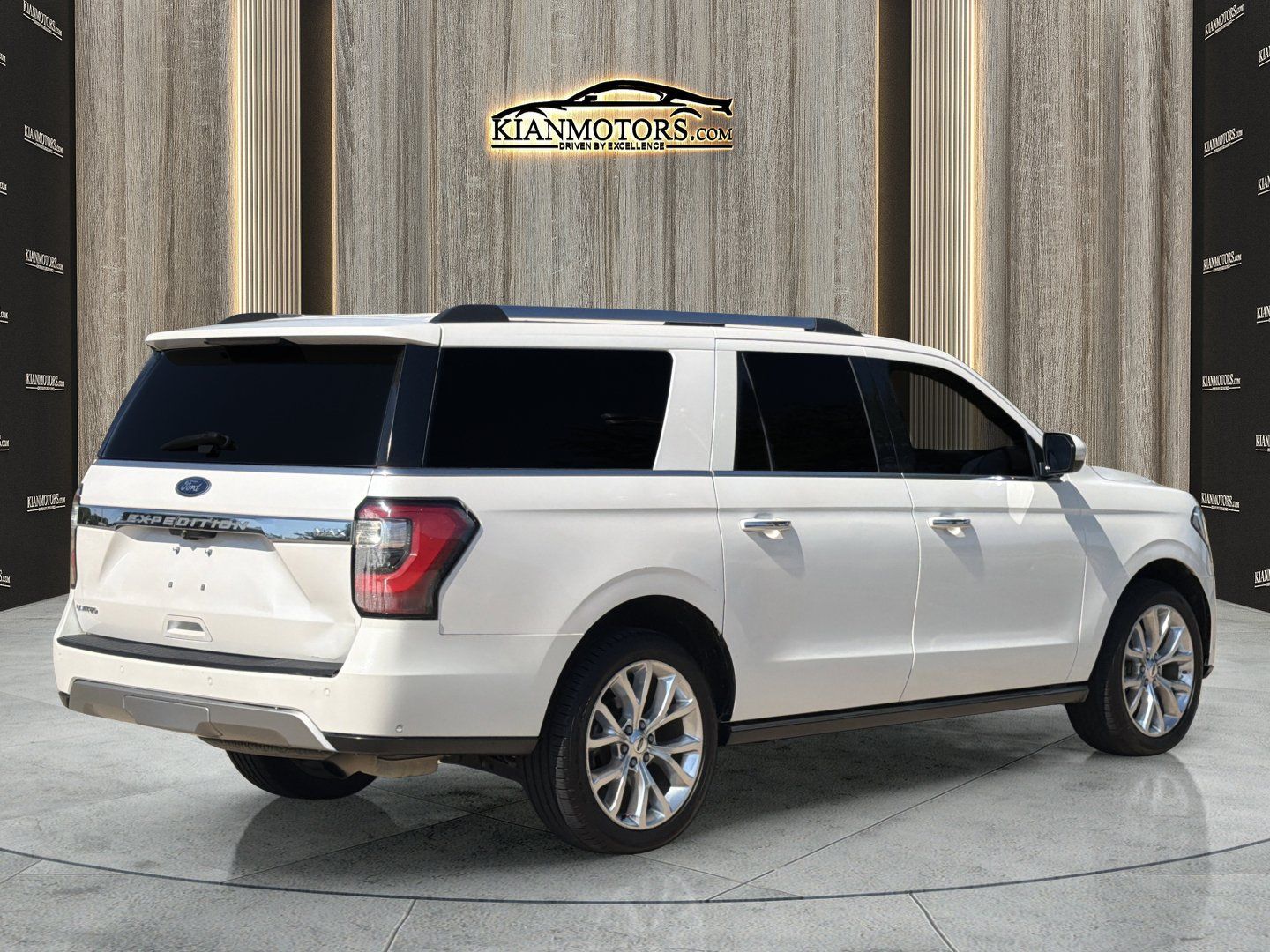 Used 2018 Ford Expedition Max Limited w/ Equipment Group 302A RWD image 7
