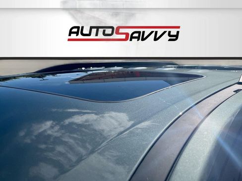 Used 2023 Chevrolet Traverse LT w/ LT Premium Package AWD/4WD image 23