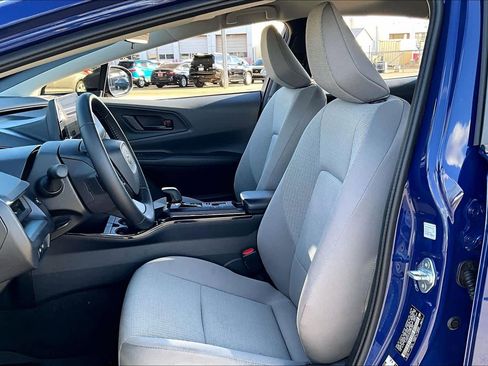 Used 2025 Toyota Prius LE image 7