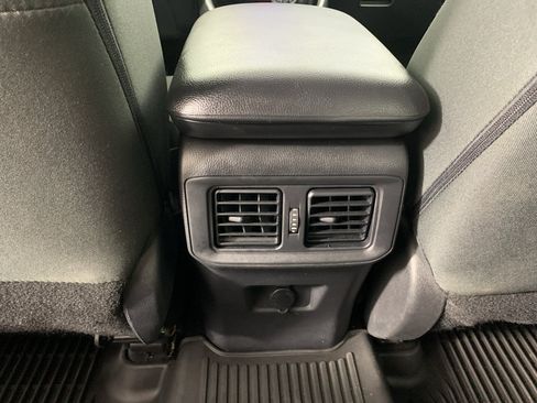 Used 2024 Toyota RAV4 LE AWD/4WD image 32