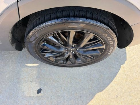 Used 2022 Kia Telluride SX FWD image 9