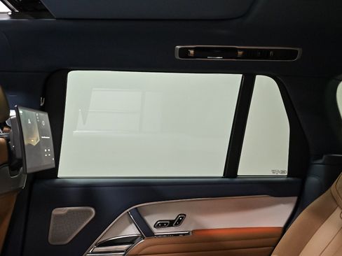 Used 2023 Land Rover Range Rover LWB SV Autobiography image 73