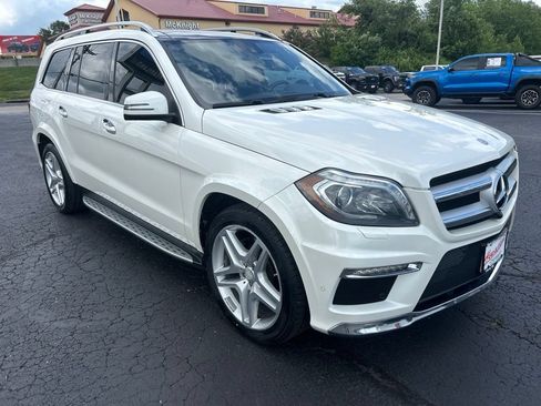Used 2014 Mercedes-Benz GL 550 4MATIC image 3