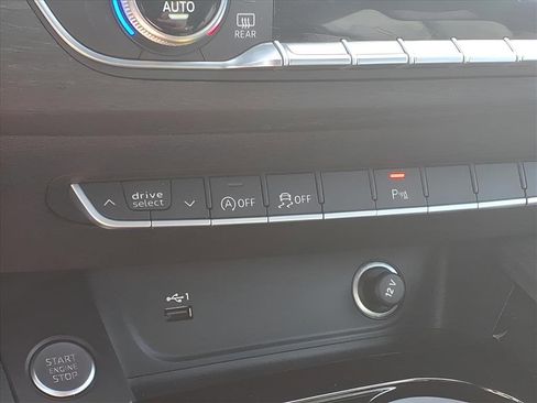 Used 2023 Audi A4 2.0T Premium Plus image 9