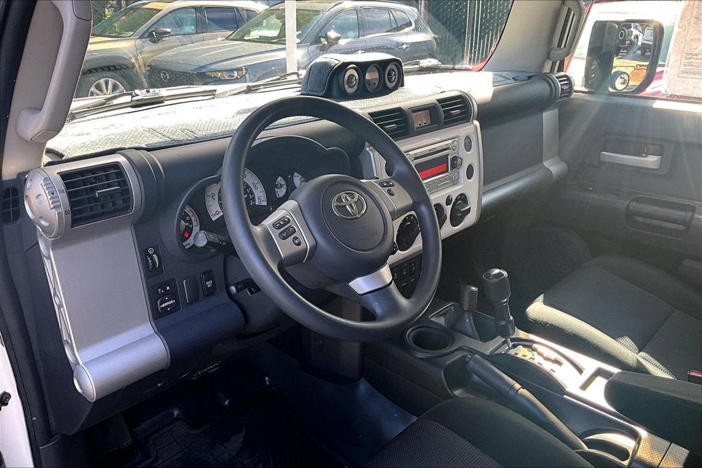 Used 2011 Toyota FJ Cruiser 4WD w/ Convenience Pkg image 13