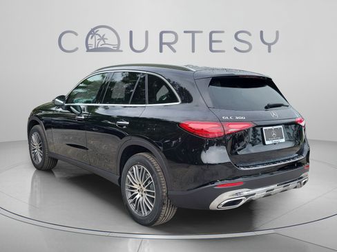 Certified 2026 Mercedes-Benz GLC 300 image 2