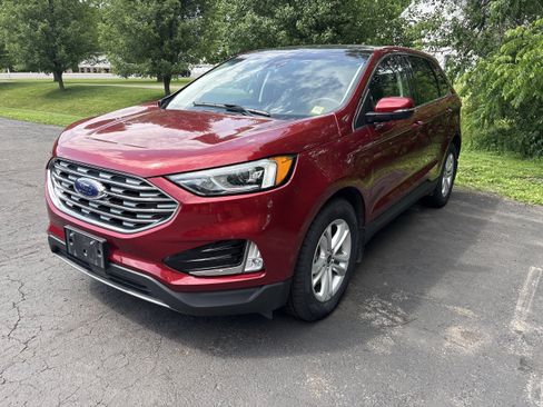 Used 2019 Ford Edge SEL w/ Equipment Group 201A AWD/4WD image 2
