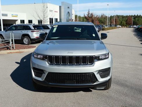 New 2025 Jeep Grand Cherokee Laredo X image 2