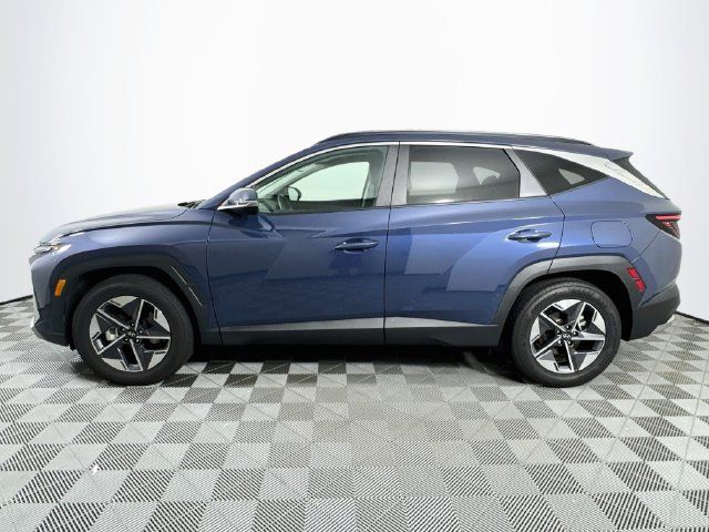 Certified 2025 Hyundai Tucson SEL FWD image 3