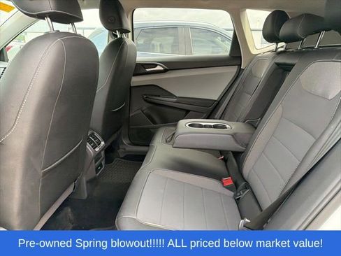 Used 2022 Volkswagen Taos SE w/ Driver Assistance Package FWD image 22