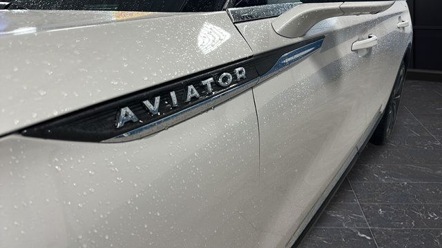 Used 2023 Lincoln Aviator Reserve w/ Equipment Group 201A AWD/4WD image 39