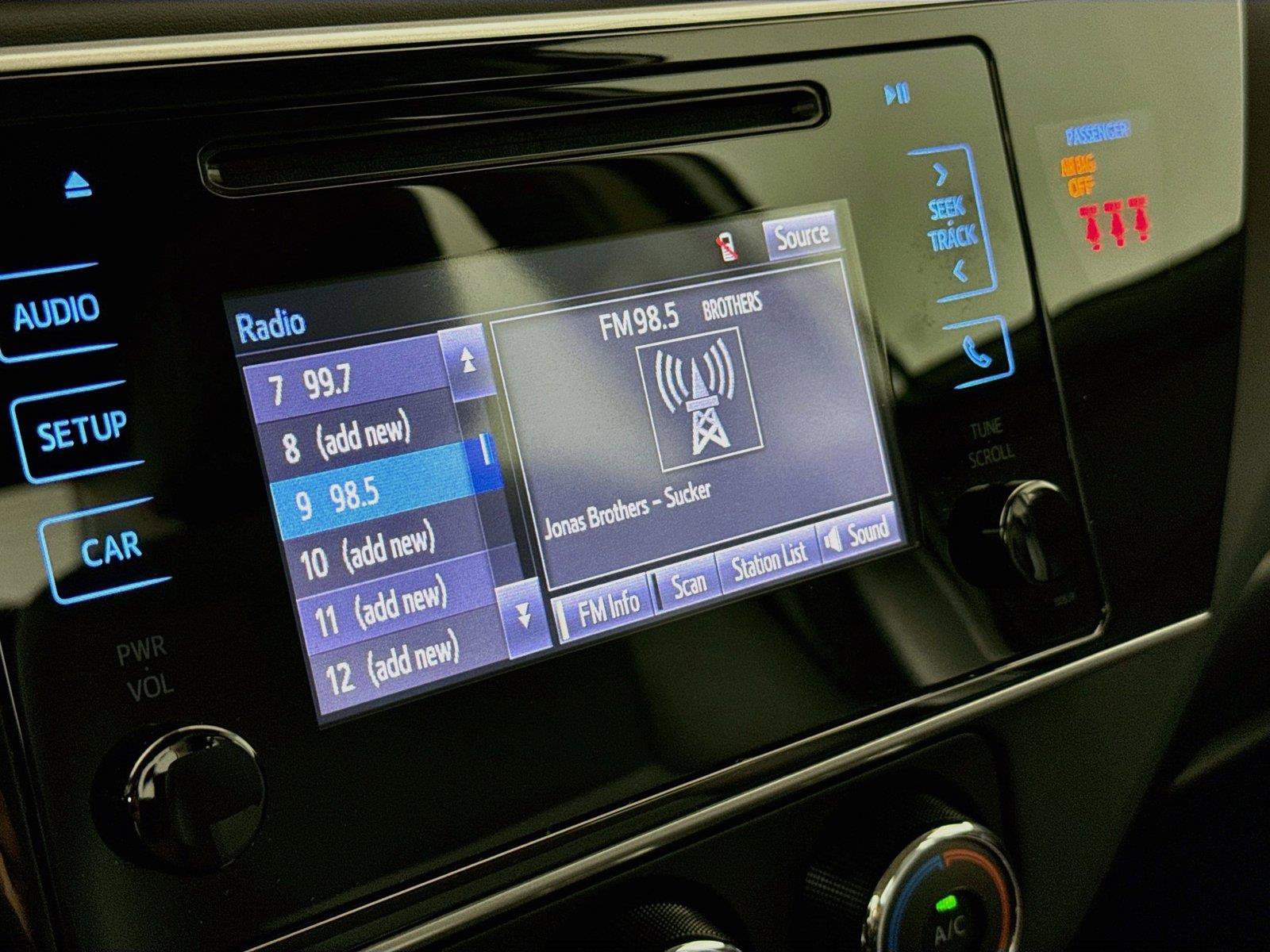 Used 2018 Toyota Corolla L FWD image 18