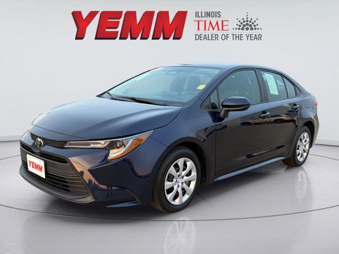 Used 2025 Toyota Corolla LE FWD image 4
