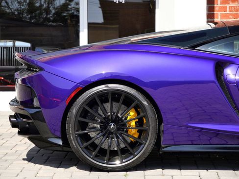 Used 2023 McLaren GT RWD image 15